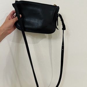 Madewell black cross body bag 🖤